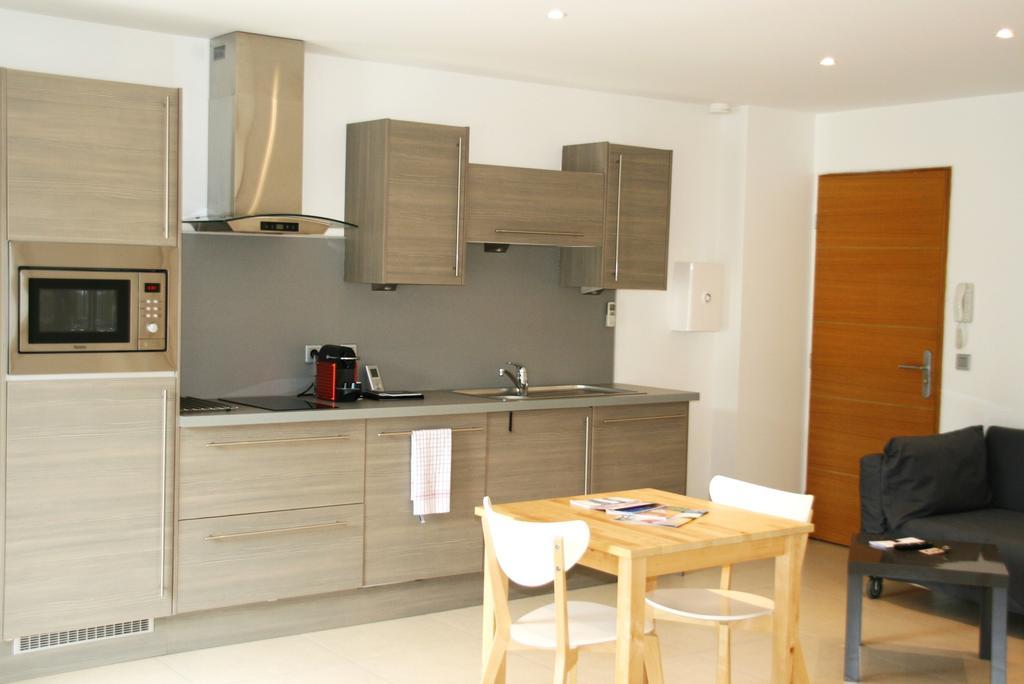 Appart Azur Apartment Saint-Laurent-du-Var Phòng bức ảnh